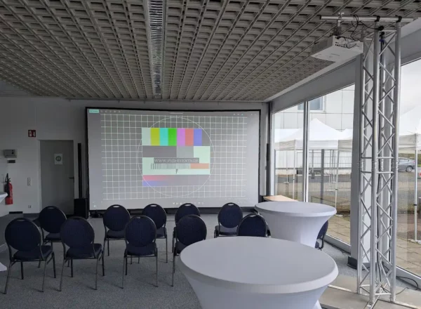 beamer tower mit galgen im einsatz bei einem business event