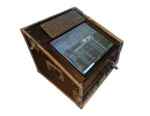 Event-Jukebox Solo von PvD - Events & Technik: Kompakte Multimedia-Konsole im Flightcase mit Touchscreen, PC und Mischpult für Feiern in Hüllhorst und OWL.