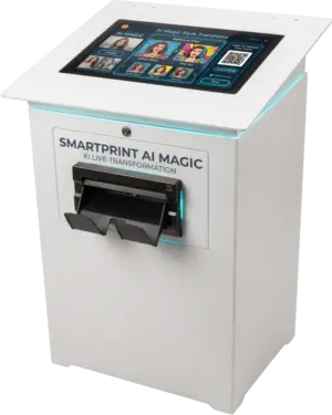 SmartPrint AI Magic Fotostation von PvD - Events & Technik in weißem Terminal-Gehäuse mit Touchscreen für KI-Live-Stil-Transformationen, QR-Code-Upload und Front-Druckausgabe als Studiofoto auf weißem Hintergrund.